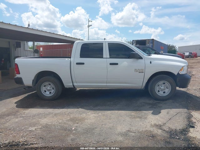 44735035 :رقم المزاد ، 3C6RR7KG4MG713542 vin ، 2021 Ram 1500 Classic Tradesman  4x4 5'7 Box مزاد بيع
