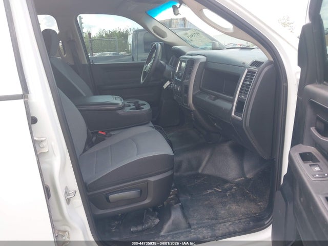 44735035 :رقم المزاد ، 3C6RR7KG4MG713542 vin ، 2021 Ram 1500 Classic Tradesman  4x4 5'7 Box مزاد بيع