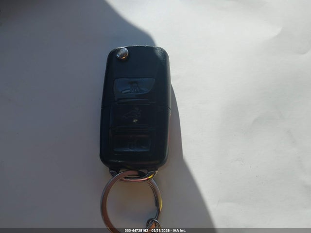 2008 Volkswagen Rabbit S მანქანა იყიდება აუქციონზე, vin: WVWDB71K78W205604, აუქციონის ნომერი: 44735162