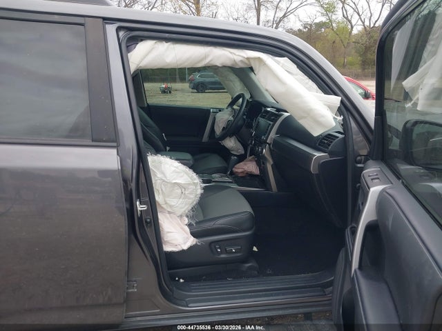 Продаж на аукціоні авто 2022 Toyota 4runner Sr5 Premium, vin: JTEFU5JR3N5276185, номер лоту: 44735536