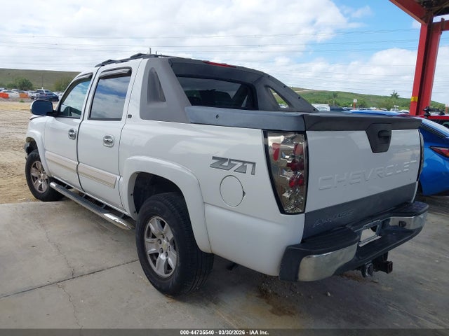 44735540 :رقم المزاد ، 3GNEK12Z65G257157 vin ، 2005 Chevrolet Avalanche 1500 Z71 مزاد بيع