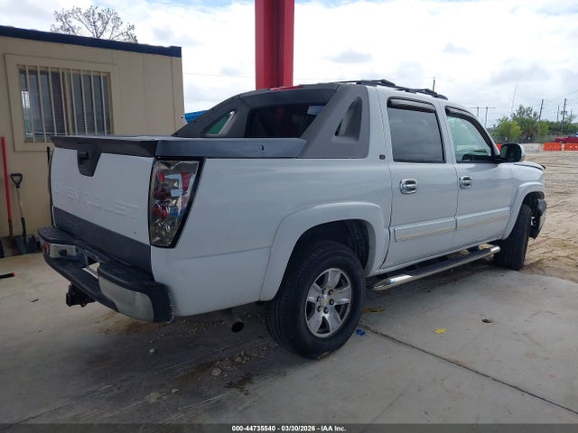 44735540 :رقم المزاد ، 3GNEK12Z65G257157 vin ، 2005 Chevrolet Avalanche 1500 Z71 مزاد بيع