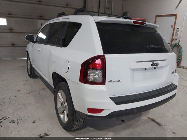 2015 JEEP COMPASS 1C4NJDEB5FD135612 Photo 2