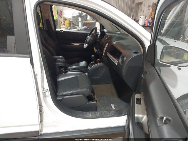 2015 JEEP COMPASS 1C4NJDEB5FD135612 Photo 4