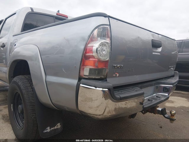 Aukcja sprzedaży 2015 Toyota Tacoma Base V6, vin: 3TMLU4EN3FM165009, numer aukcji: 44735645
