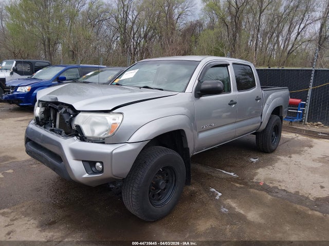 Aukcja sprzedaży 2015 Toyota Tacoma Base V6, vin: 3TMLU4EN3FM165009, numer aukcji: 44735645