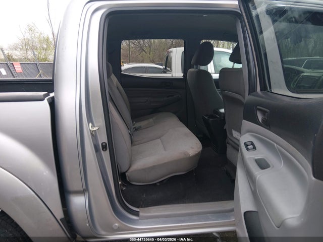 Aukcja sprzedaży 2015 Toyota Tacoma Base V6, vin: 3TMLU4EN3FM165009, numer aukcji: 44735645