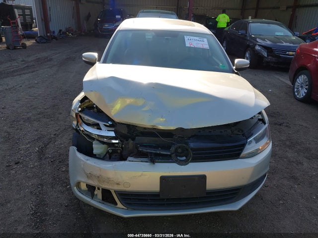 2011 Volkswagen Jetta 2.5l Se მანქანა იყიდება აუქციონზე, vin: 3VWDZ7AJ4BM360621, აუქციონის ნომერი: 44735660
