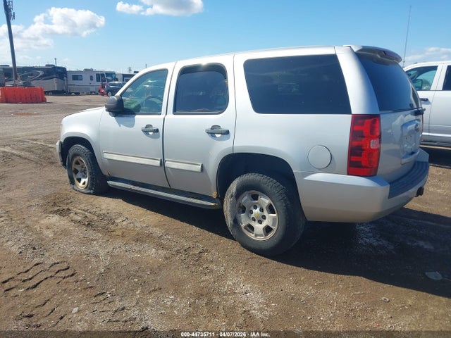 2011 CHEVROLET TAHOE 1GNSK2E05BR130983 Photo 2