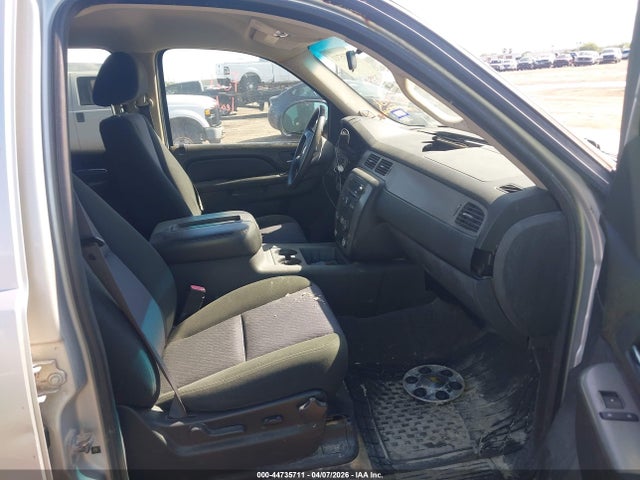 2011 CHEVROLET TAHOE 1GNSK2E05BR130983 Photo 4