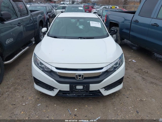 Продажа на аукционе авто 2017 Honda Civic Lx, vin: 19XFC2F55HE063016, номер лота: 44735730