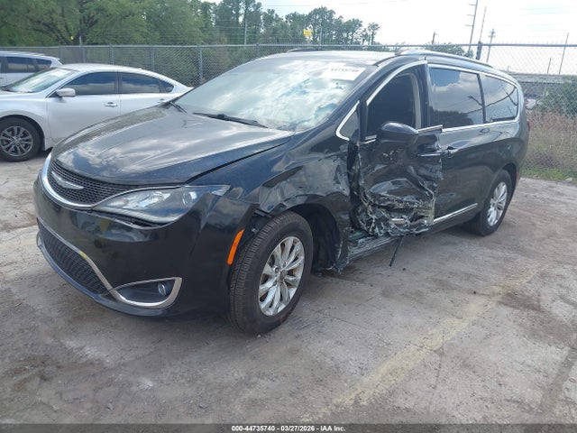 2018 Chrysler Pacifica Touring L მანქანა იყიდება აუქციონზე, vin: 2C4RC1BG8JR142957, აუქციონის ნომერი: 44735740
