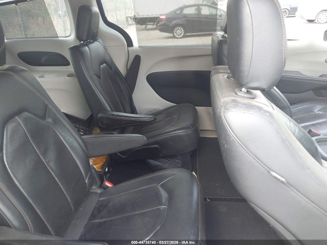 2018 Chrysler Pacifica Touring L მანქანა იყიდება აუქციონზე, vin: 2C4RC1BG8JR142957, აუქციონის ნომერი: 44735740