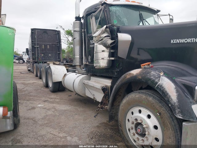 Продажа на аукционе авто 1998 Kenworth Construction W900, vin: 1XKWD29X3WR773726, номер лота: 44735759