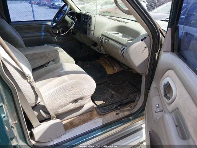 Продажа на аукционе авто 1995 Chevrolet Suburban C1500, vin: 1GNEC16K7SJ343176, номер лота: 44735769