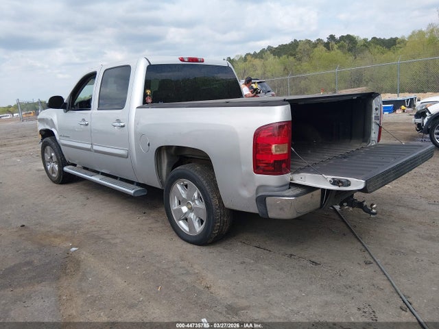 2011 CHEVROLET SILVERADO 1500 3GCPCSE04BG216989 Photo 2