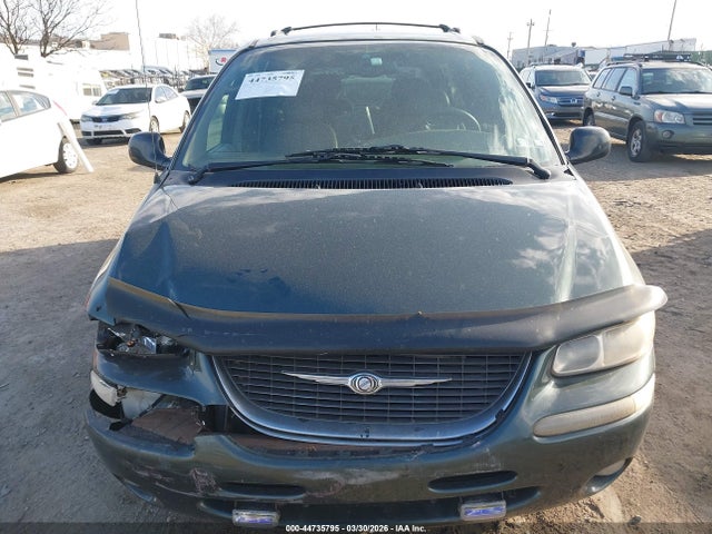 Продажа на аукционе авто 2000 Chrysler Town & Country Limited, vin: 1C4GP64LXYB517257, номер лота: 44735795
