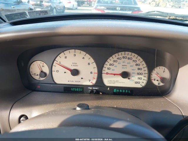 Продажа на аукционе авто 2000 Chrysler Town & Country Limited, vin: 1C4GP64LXYB517257, номер лота: 44735795