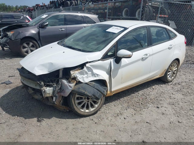 Ford FIESTA SE 2014 3FADP4BJ6EM194909 Image 2