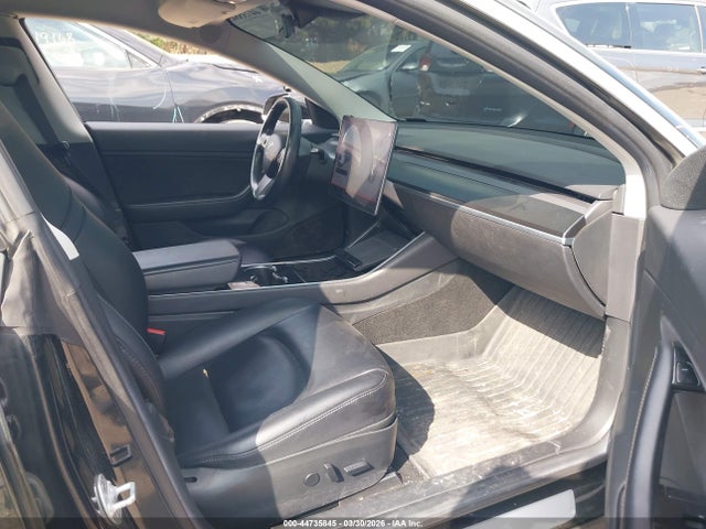 2018 Tesla Model 3 Long Range/mid Range მანქანა იყიდება აუქციონზე, vin: 5YJ3E1EA5JF003873, აუქციონის ნომერი: 44735845