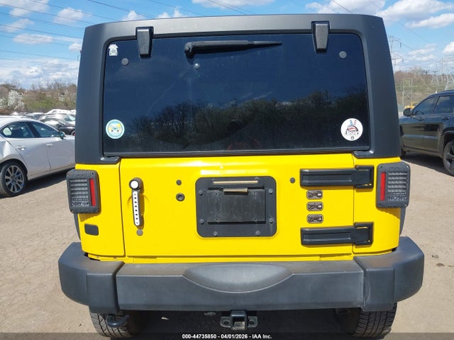 1C4BJWDG1FL721550 Jeep Wrangler Unlimited Sport