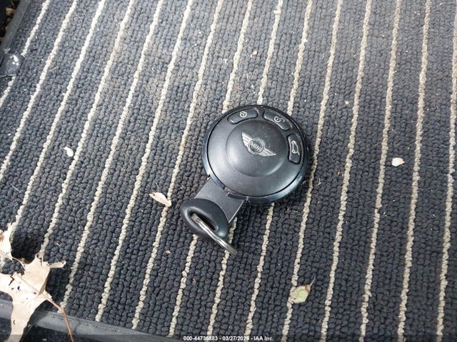 2008 MINI COOPER WMWMF33518TT60054 Photo 10