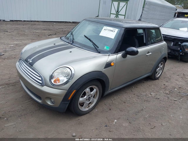 2008 MINI COOPER WMWMF33518TT60054 Photo 1