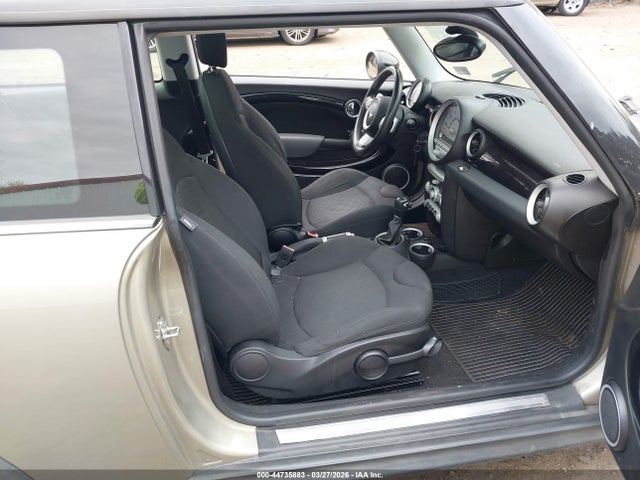 2008 MINI COOPER WMWMF33518TT60054 Photo 4