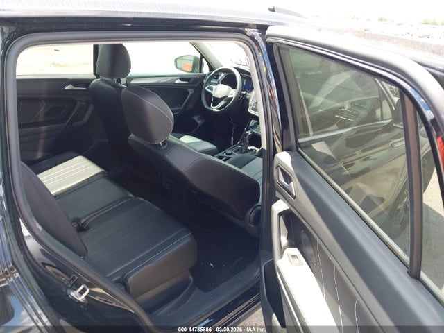 2022 Volkswagen Tiguan 2.0t Se მანქანა იყიდება აუქციონზე, vin: 3VV2B7AX9NM048982, აუქციონის ნომერი: 44735886