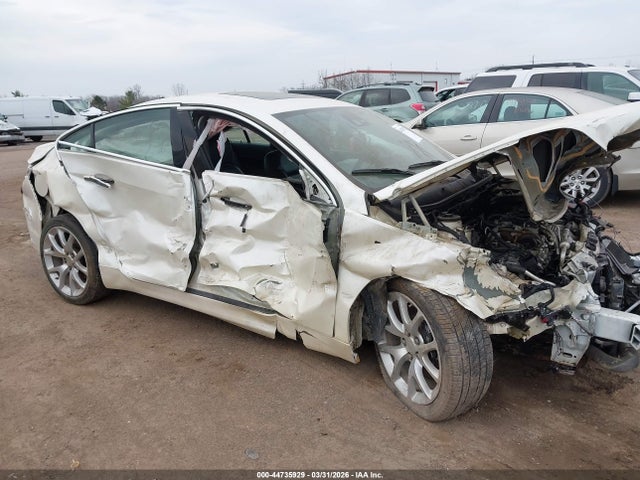 44735929 :رقم المزاد ، 2G4GU5GX7E9221400 vin ، 2014 Buick Regal Gs مزاد بيع