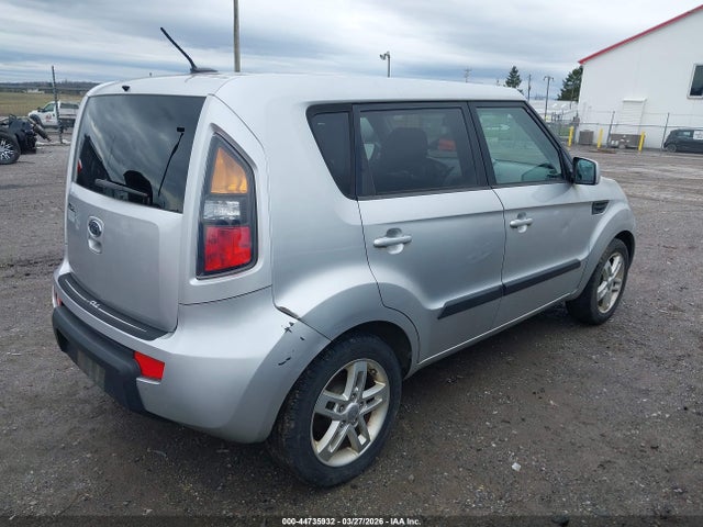 44735932 :رقم المزاد ، KNDJT2A27B7315072 vin ، 2011 Kia Soul + مزاد بيع