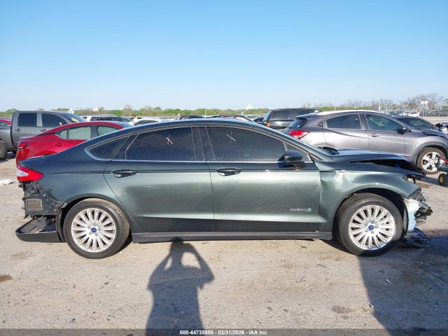 Продаж на аукціоні авто 2015 Ford Fusion Hybrid S, vin: 3FA6P0UU9FR132613, номер лоту: 44735980