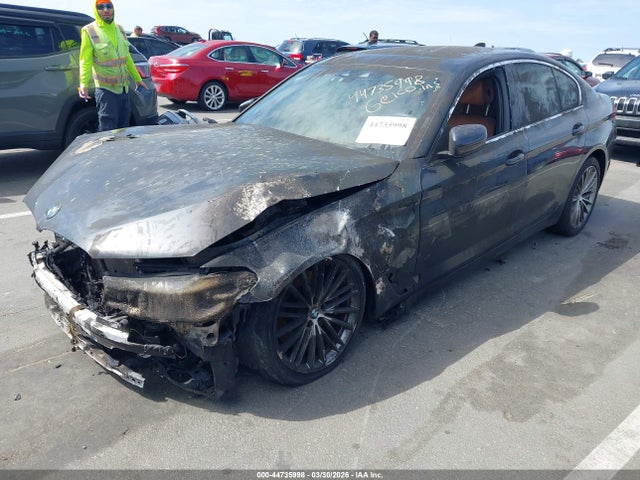 44735998 :رقم المزاد ، WBAJR3C06LWW68410 vin ، 2020 Bmw 530i مزاد بيع