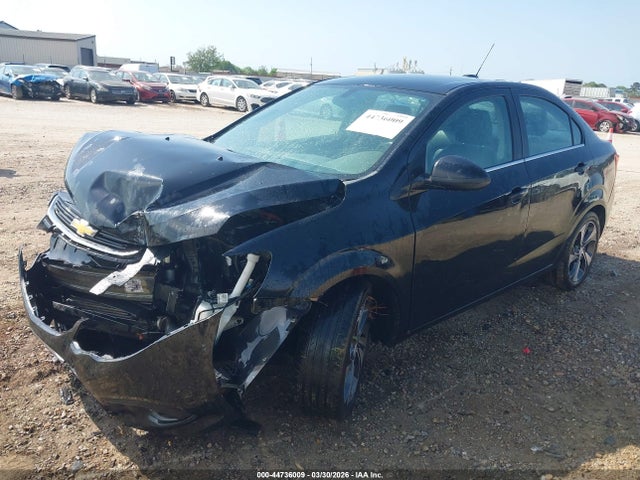 44736009 :رقم المزاد ، 1G1JF5SB9J4135768 vin ، 2018 Chevrolet Sonic Premier Auto مزاد بيع