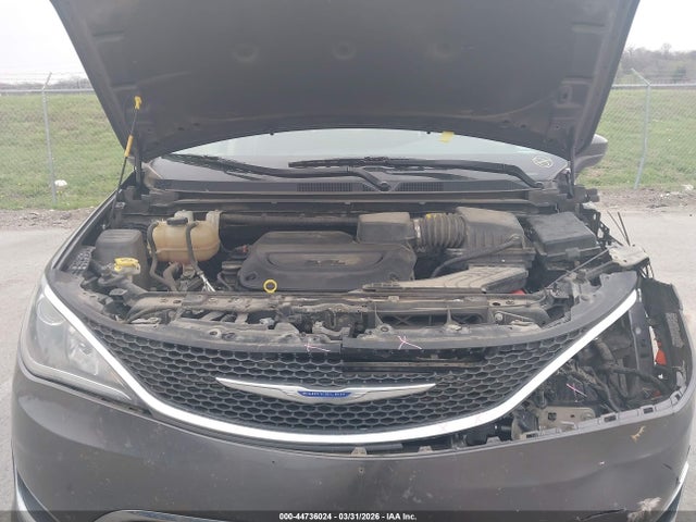 Продаж на аукціоні авто 2020 Chrysler Pacifica Touring L, vin: 2C4RC1BG0LR139926, номер лоту: 44736024