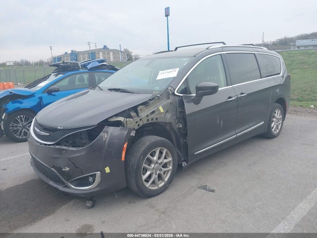 44736024 :رقم المزاد ، 2C4RC1BG0LR139926 vin ، 2020 Chrysler Pacifica Touring L مزاد بيع