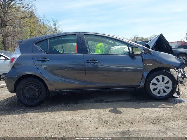 Продаж на аукціоні авто 2013 Toyota Prius C Two, vin: JTDKDTB37D1550740, номер лоту: 44736087