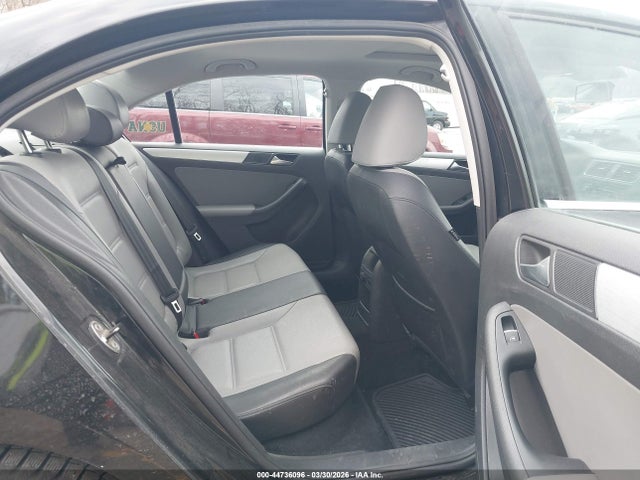 44736096 :رقم المزاد ، 3VW637AJ1DM219664 vin ، 2013 Volkswagen Jetta Hybrid Sel Premium مزاد بيع