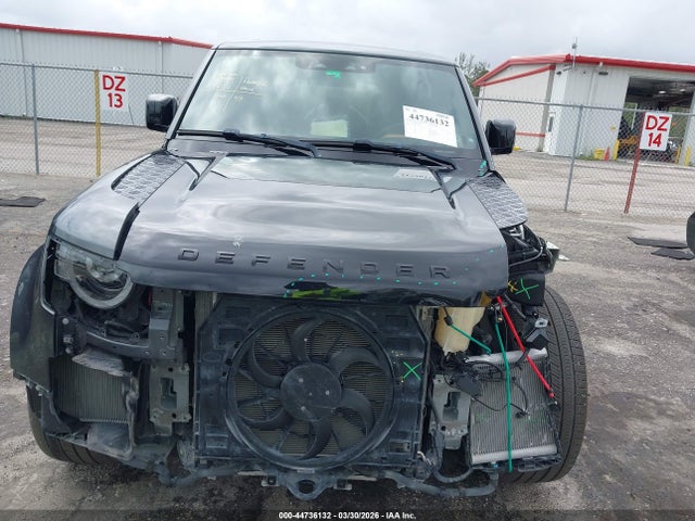 SALEX7EU9P2151562 Land Rover Defender 110 X