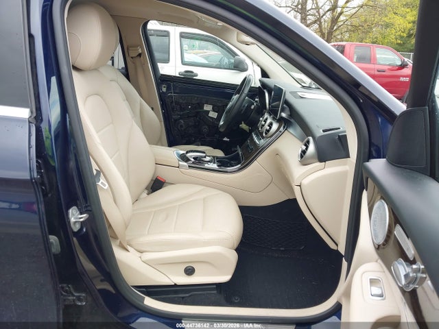 2018 Mercedes-benz Glc 300 4matic მანქანა იყიდება აუქციონზე, vin: WDC0G4KB1JV031127, აუქციონის ნომერი: 44736142