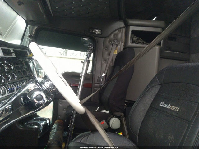 Продажа на аукционе авто 2009 Kenworth Construction T660, vin: 1XKAD49X69J255117, номер лота: 44736146
