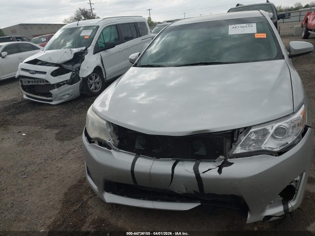 2014 Toyota Camry Le მანქანა იყიდება აუქციონზე, vin: 4T4BF1FKXER345298, აუქციონის ნომერი: 44736155