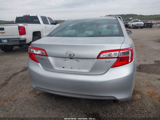 2014 Toyota Camry Le მანქანა იყიდება აუქციონზე, vin: 4T4BF1FKXER345298, აუქციონის ნომერი: 44736155