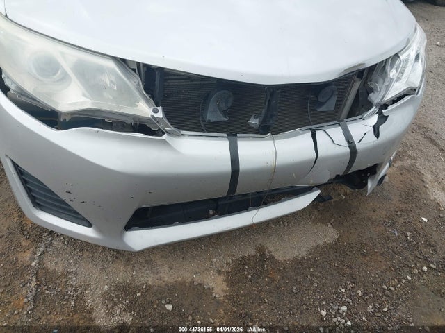 2014 Toyota Camry Le მანქანა იყიდება აუქციონზე, vin: 4T4BF1FKXER345298, აუქციონის ნომერი: 44736155