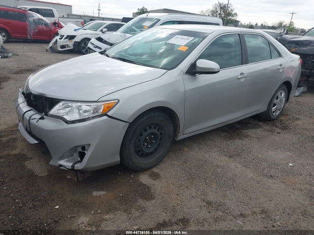 2014 Toyota Camry Le მანქანა იყიდება აუქციონზე, vin: 4T4BF1FKXER345298, აუქციონის ნომერი: 44736155