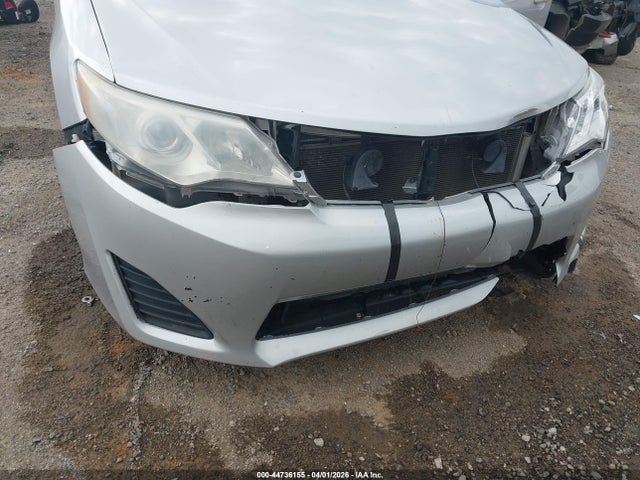 2014 Toyota Camry Le მანქანა იყიდება აუქციონზე, vin: 4T4BF1FKXER345298, აუქციონის ნომერი: 44736155