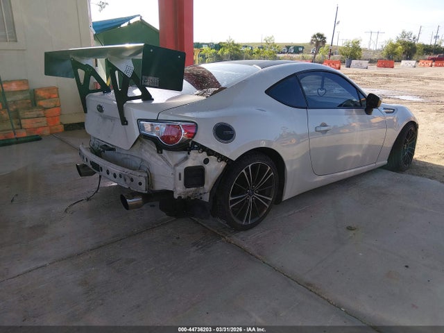 2015 SUBARU BRZ JF1ZCAC17F9603272 Photo 3
