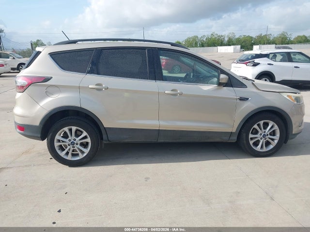 1FMCU0GD5JUA32605 Ford ESCAPE SE