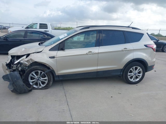 1FMCU0GD5JUA32605 Ford ESCAPE SE