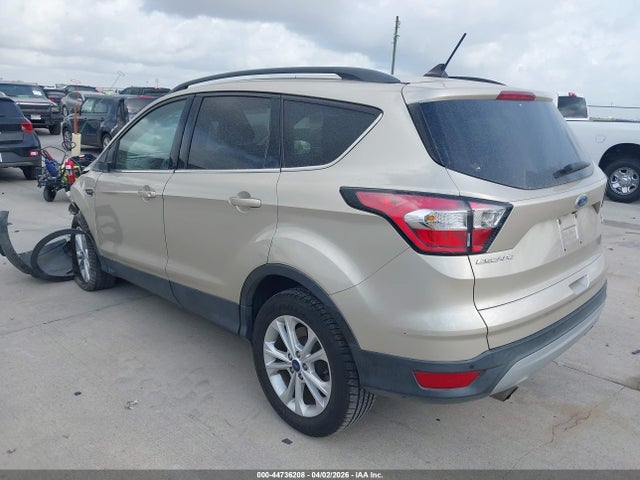 1FMCU0GD5JUA32605 Ford ESCAPE SE